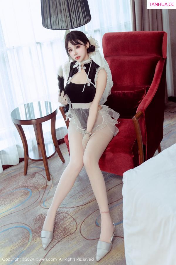   [XiuRen]高清写真图 2024.09.24 No.9197 汐汐爱吃草莓 丝袜美臀第14张图片